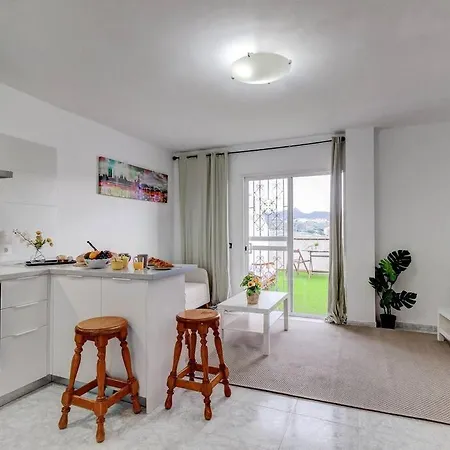 Cristianos Terrace By Clabao ארונה